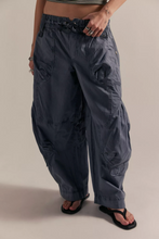 Load image into Gallery viewer, Onset Pull-On Cargo Pant in Steel
