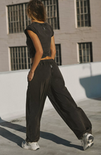 Load image into Gallery viewer, Hot Shot Crossover Set in Black
