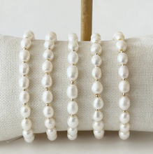 Load image into Gallery viewer, Polly Pearl Bracelet
