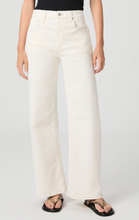 Load image into Gallery viewer, Arellia Skimmer Jean in Cream
