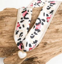 Load image into Gallery viewer, Puff Pearl Heart on Scarf Necklace
