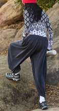 Load image into Gallery viewer, Momentum Balloon Pant in Black
