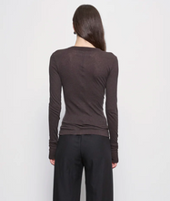 Load image into Gallery viewer, Cashmere Easy Cuffed Crew in Dark Brown
