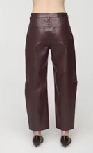 Load image into Gallery viewer, Eli High Rise Arched Leg Pant in Cabernet
