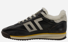 Load image into Gallery viewer, Jogger W26 Sneaker in Taupe Butter
