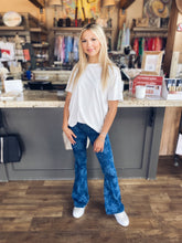 Load image into Gallery viewer, Penny Pull-On Printed Flare Jeans
