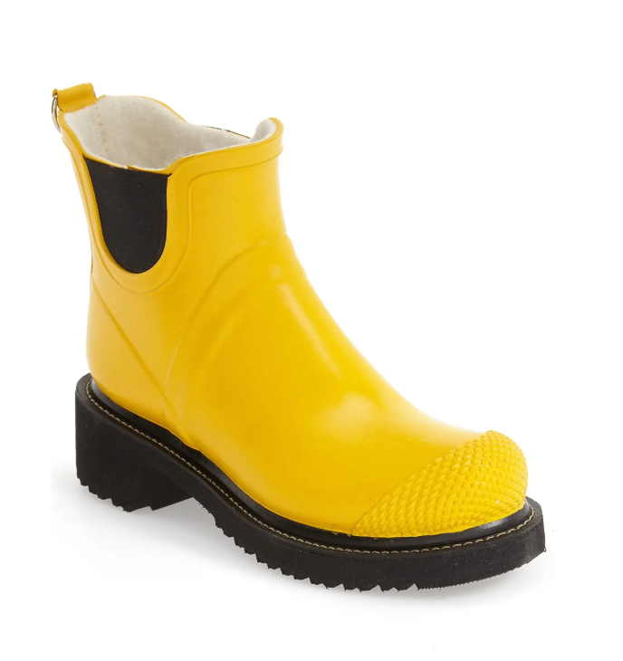 Isle Jacobsen Short Rubber Boot in Cyber Yellow