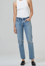 Load image into Gallery viewer, Emerson Mid Rise Relaxed Fit Jeans in Freeport
