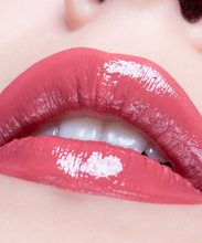 Load image into Gallery viewer, City Lips Plumping Lip Gloss
