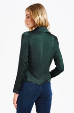 Load image into Gallery viewer, Saylor Blouse in Evergreen
